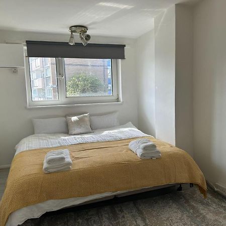 Cheerful Double Room For Single Use London Ngoại thất bức ảnh